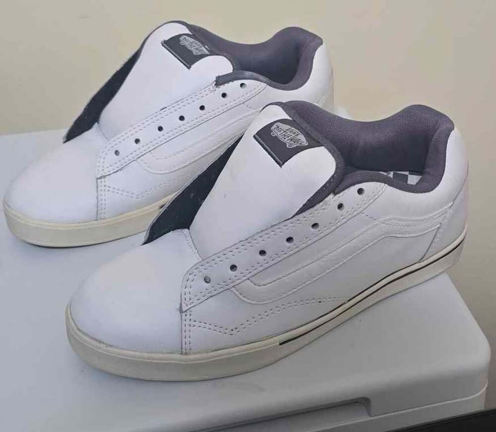 Vans ol Skool Vintage White Low Top Skate Shoes